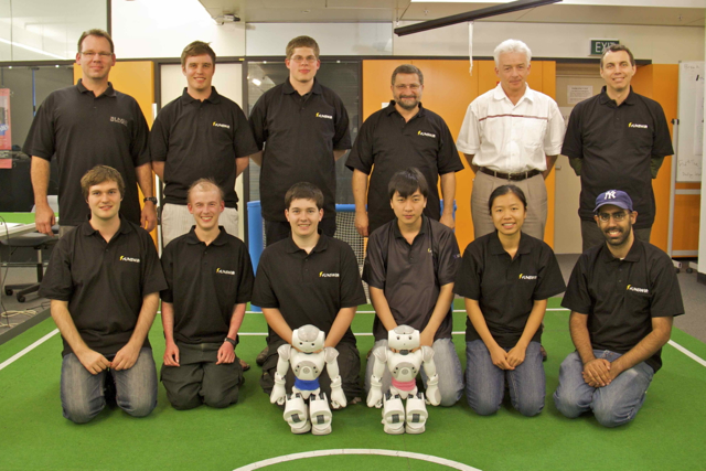 _images/2010_team_photo.jpg